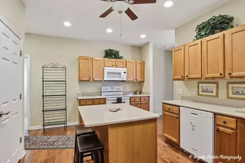 Kitchen - 1004 Monroe Ave, Mchenry, IL 60050 photo 3 of 5