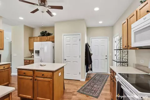 Entry Way - 1004 Monroe Ave, Mchenry, IL 60050 photo 4 of 5