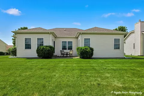 Exterior - 1004 Monroe Ave, Mchenry, IL 60050 photo 2 of 4