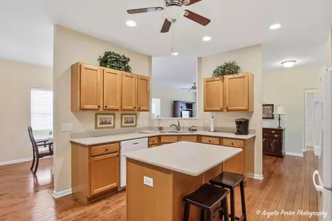 Kitchen - 1004 Monroe Ave, Mchenry, IL 60050 photo 1 of 5