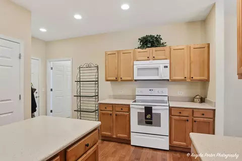 Kitchen - 1004 Monroe Ave, Mchenry, IL 60050 photo 2 of 5