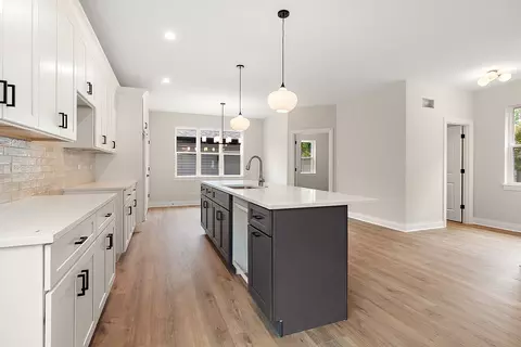 Kitchen - 7630 W 66th St, Summit, IL 60501 photo 3 of 4