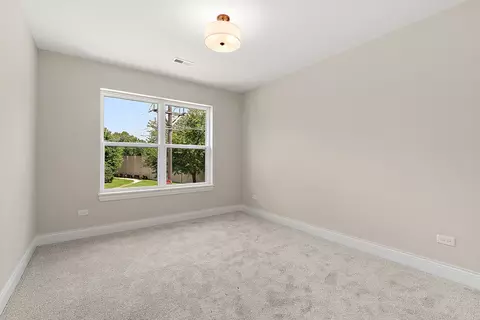 Bedroom - 7630 W 66th St, Summit, IL 60501 photo 4 of 7