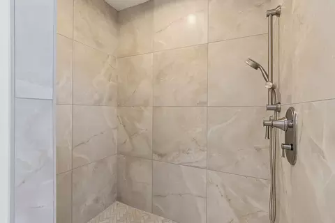 Bath - 7630 W 66th St, Summit, IL 60501 photo 3 of 5