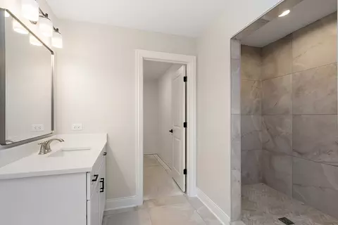 Bath - 7630 W 66th St, Summit, IL 60501 photo 4 of 5