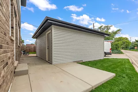 Exterior - 7630 W 66th St, Summit, IL 60501 photo 4 of 4