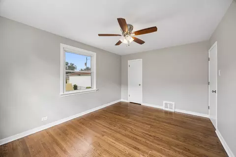 Bedroom - 4612 Grove Ave, Forest View, IL 60402 photo 3 of 5