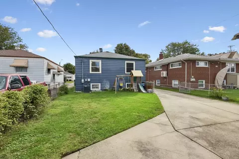 Exterior - 4612 Grove Ave, Forest View, IL 60402 photo 4 of 4