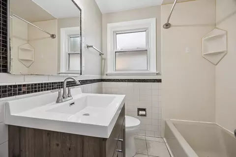 Bath - 4612 Grove Ave, Forest View, IL 60402 photo 1 of 2