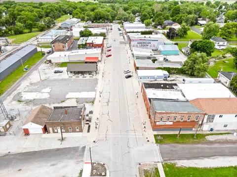 120 E Main St, Colfax, IL 61728 photo 2