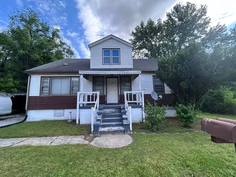 213 Kinder St, Cahokia, IL 62206