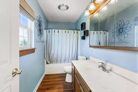 Bath - 309 S High St, Fairmount, IL 61841 photo 1 of 2