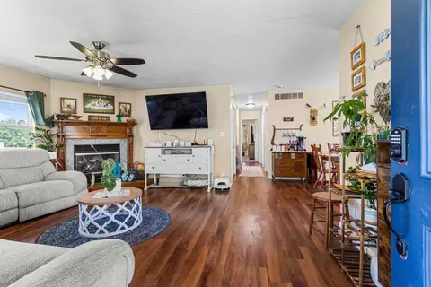 Entry Way - 309 S High St, Fairmount, IL 61841 photo 1 of 1