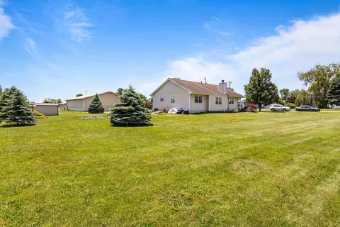 Exterior - 309 S High St, Fairmount, IL 61841 photo 5 of 7