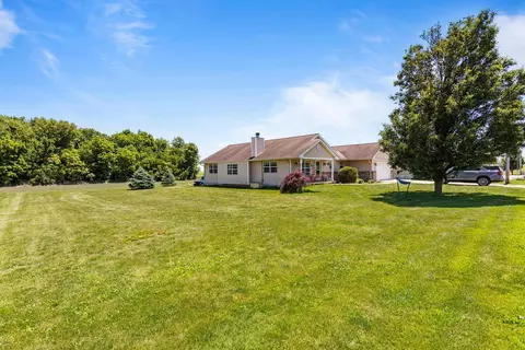 Exterior - 309 S High St, Fairmount, IL 61841 photo 3 of 7