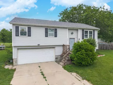 1301 W Indian Dr, Pontiac, IL 61764