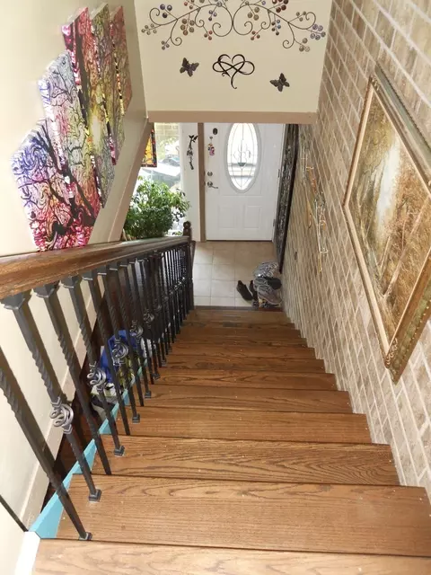 Entry Way - 108 Kenneth Cir, Elgin, IL 60120 photo 1 of 3
