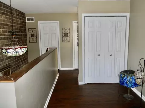 Entry Way - 108 Kenneth Cir, Elgin, IL 60120 photo 2 of 3