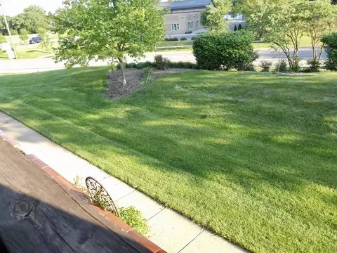 Exterior - 108 Kenneth Cir, Elgin, IL 60120 photo 5 of 6