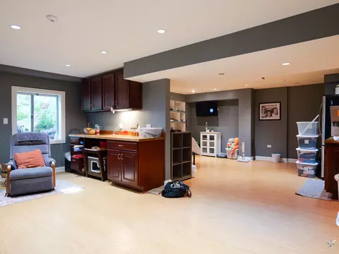Living - 309 Wabena Ct, Minooka, IL 60447 photo 4 of 4