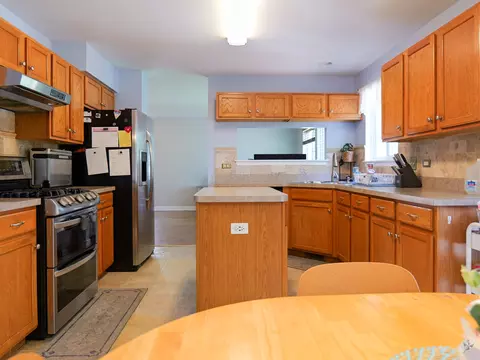 Kitchen - 309 Wabena Ct, Minooka, IL 60447 photo 2 of 3
