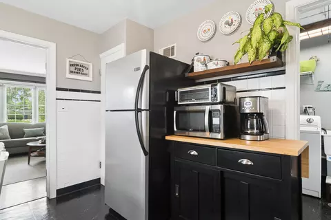 Kitchen - 1166 Webster Ln, Des Plaines, IL 60016 photo 4 of 4