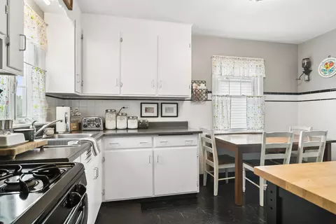 Kitchen - 1166 Webster Ln, Des Plaines, IL 60016 photo 3 of 4