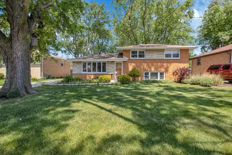 7924 74th Pl, Bridgeview, IL 60455