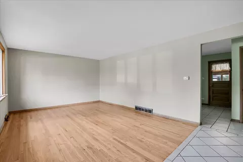 Living - 7924 74th Pl, Bridgeview, IL 60455 photo 2 of 3