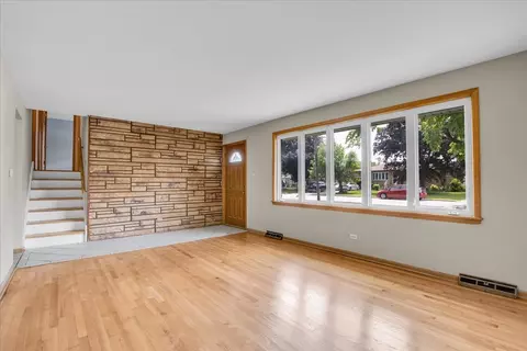 Living - 7924 74th Pl, Bridgeview, IL 60455 photo 1 of 3