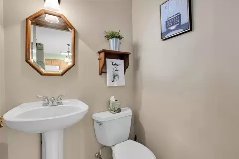 Bath - 7924 74th Pl, Bridgeview, IL 60455 photo 1 of 2