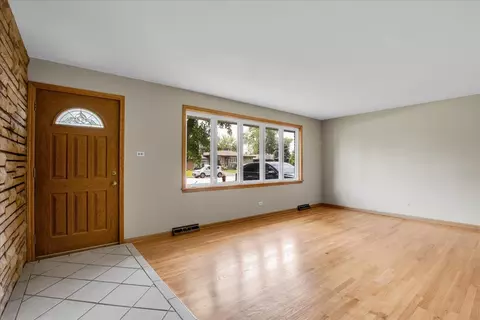 Living - 7924 74th Pl, Bridgeview, IL 60455 photo 3 of 3