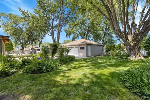 Exterior - 7924 74th Pl, Bridgeview, IL 60455 photo 3 of 5