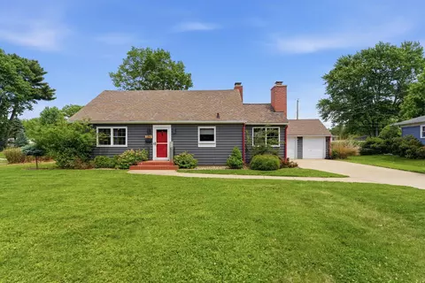 3215 34th St, Rock Island, IL 61201