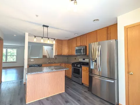 Kitchen - 723 River Walk Dr #163, Wheeling, IL 60090 photo 1 of 4