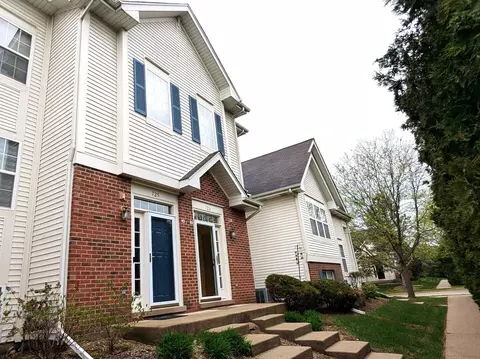 723 River Walk Dr #163, Wheeling, IL 60090