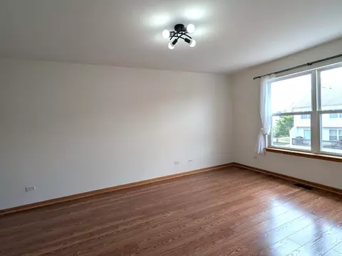 Living - 723 River Walk Dr #163, Wheeling, IL 60090 photo 6 of 6