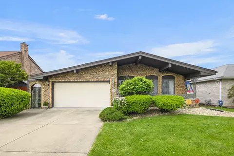 9346 S 55th Ave, Oak Lawn, IL 60453