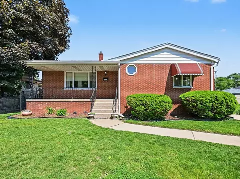 14107 S Mackinaw Ave S, Burnham, IL 60633