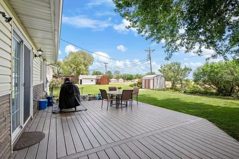 Exterior - 604 3rd St, Sherrard, IL 61281 photo 5 of 9