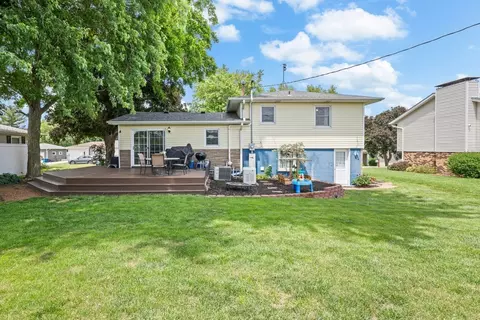 Exterior - 604 3rd St, Sherrard, IL 61281 photo 6 of 9