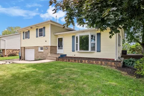 Exterior - 604 3rd St, Sherrard, IL 61281 photo 8 of 9