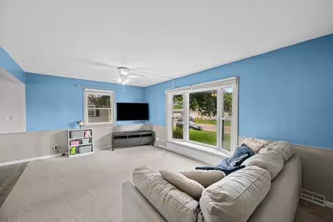 Living - 604 3rd St, Sherrard, IL 61281 photo 1 of 4