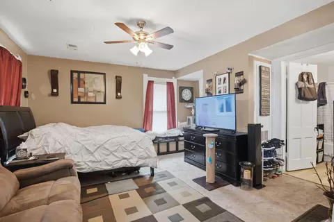 Bedroom - 1324 7th Ave, Moline, IL 61265 photo 1 of 1