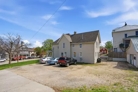 Exterior - 1324 7th Ave, Moline, IL 61265 photo 3 of 4