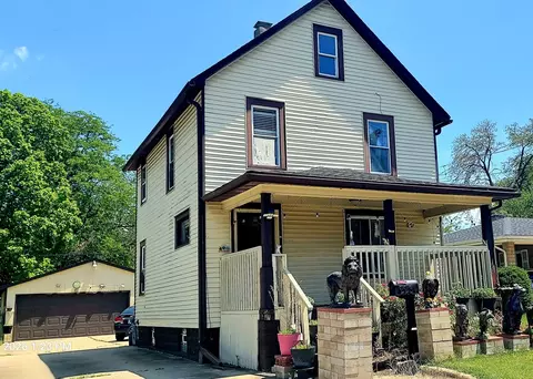 Exterior - 223 N Sumner Ave, Aurora, IL 60505 photo 5 of 9