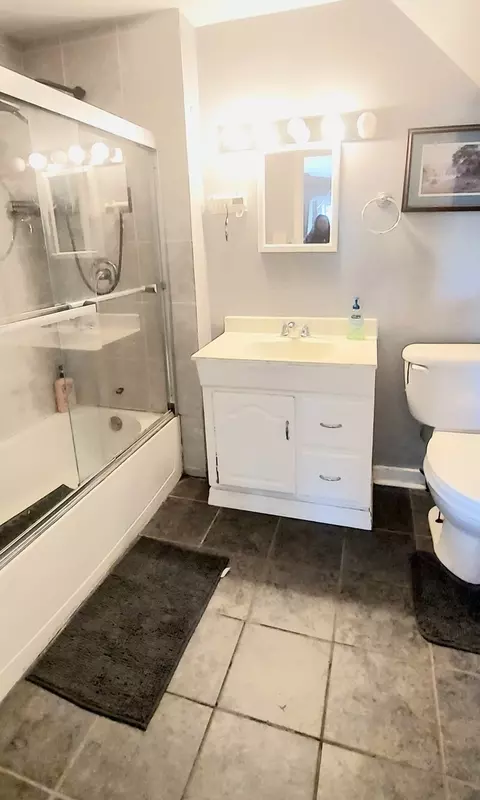 Bath - 223 N Sumner Ave, Aurora, IL 60505 photo 7 of 7