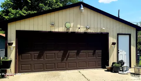 Exterior - 223 N Sumner Ave, Aurora, IL 60505 photo 3 of 9