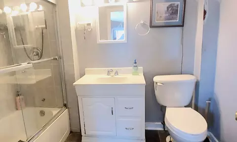 Bath - 223 N Sumner Ave, Aurora, IL 60505 photo 1 of 7
