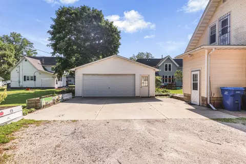 Exterior - 704 North St, Mazon, IL 60444 photo 3 of 5